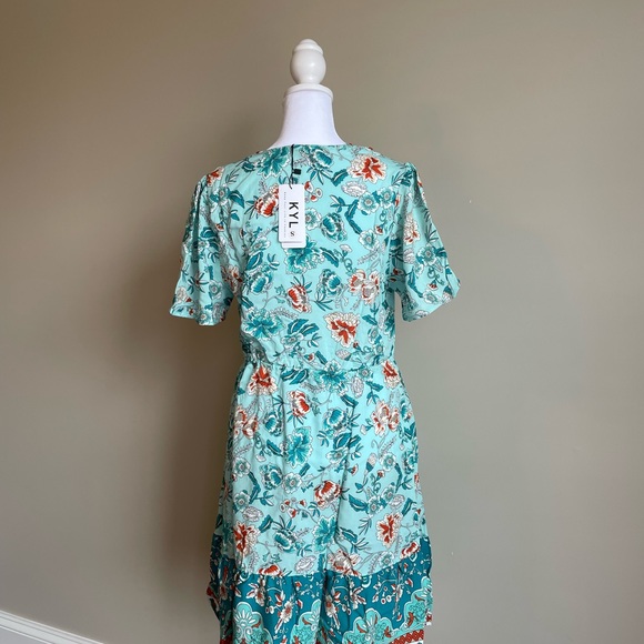 Women's Summer Boho Beach Mini Casual Short Sleeve Ruffle Bohemian Floral Dress - Picture 4 of 8